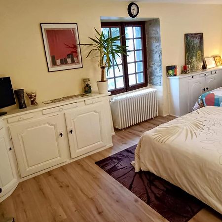 Bed and Breakfast La Fontaine Du Mas Thiviers Esterno foto
