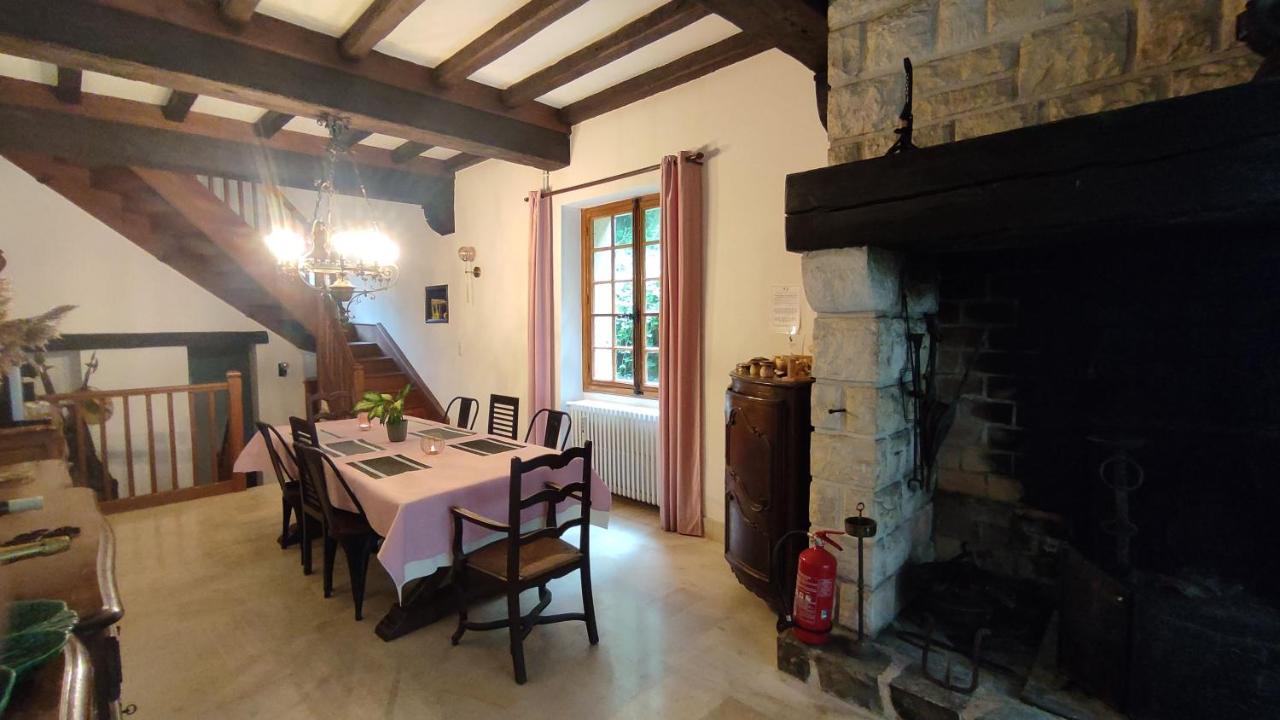 Bed and Breakfast La Fontaine Du Mas Thiviers Esterno foto
