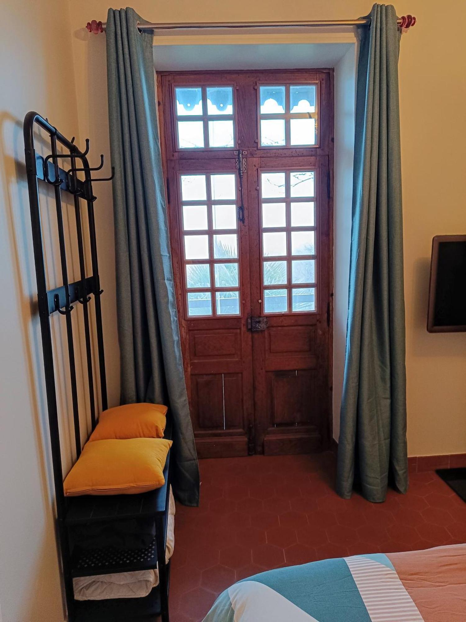 Bed and Breakfast La Fontaine Du Mas Thiviers Esterno foto