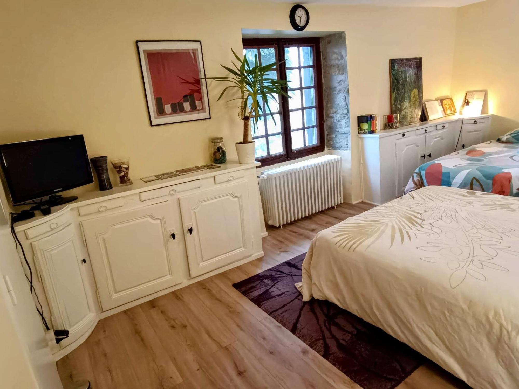 Bed and Breakfast La Fontaine Du Mas Thiviers Esterno foto